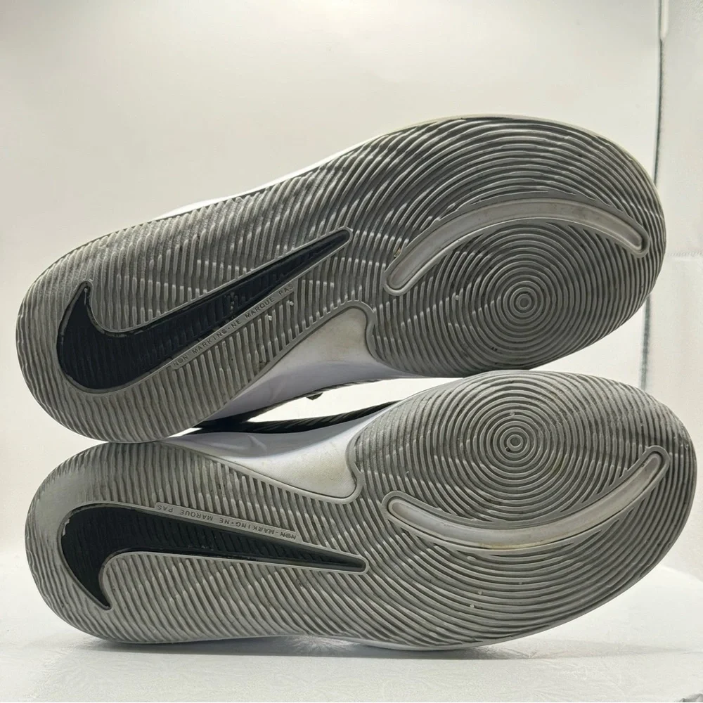 Nike Team Hustle D9 in Black, Silver,‎ and Grey Wolf AQ4224-001 Boys Siz…